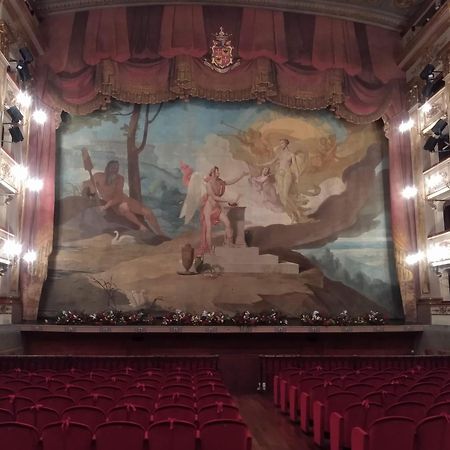 Casa Vacanze Nel Centro Storico Di Fermo Happy Song المظهر الخارجي الصورة