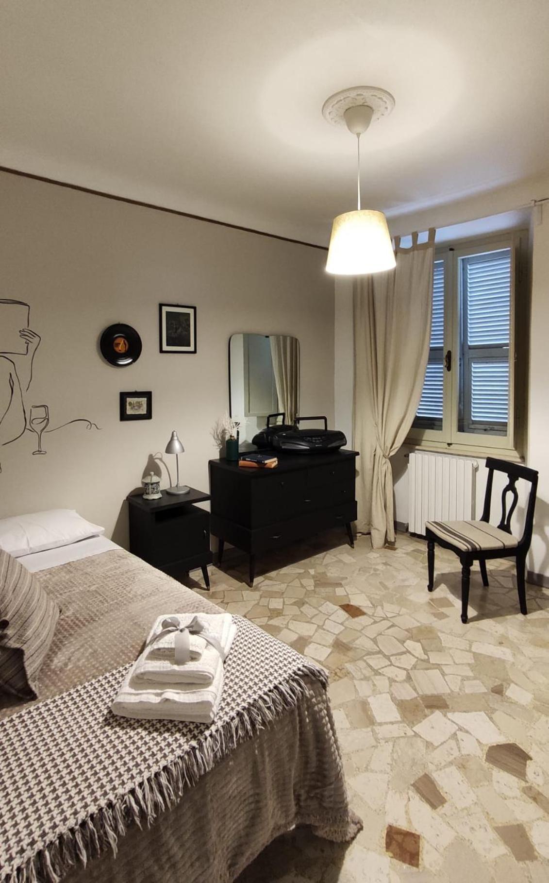 Casa Vacanze Nel Centro Storico Di Fermo Happy Song المظهر الخارجي الصورة